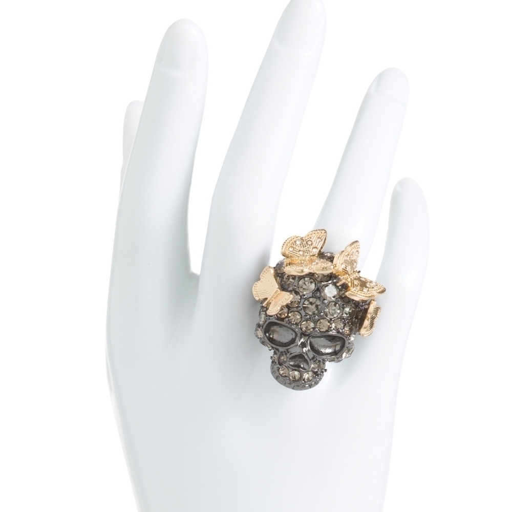 👉✨️ Betsey Johnson Black and Gold Skull Ring size 7.5 - Picture 2 of 2